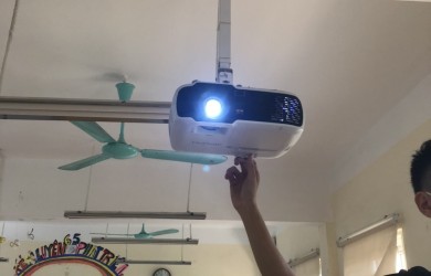 Sửa máy chiếu lớp học tại Hà Nội